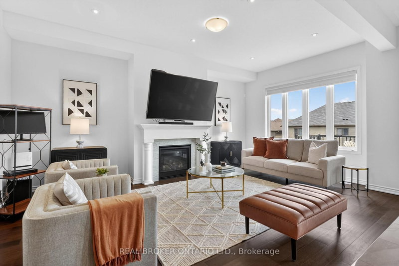 4057 Highland Park Dr, Lincoln, L3J 0S9 | Image 2