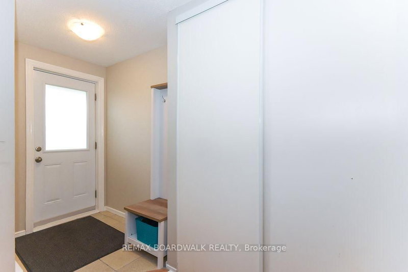 758 St-Andre Dr N, Ottawa, K1C 4S6 | Image 2