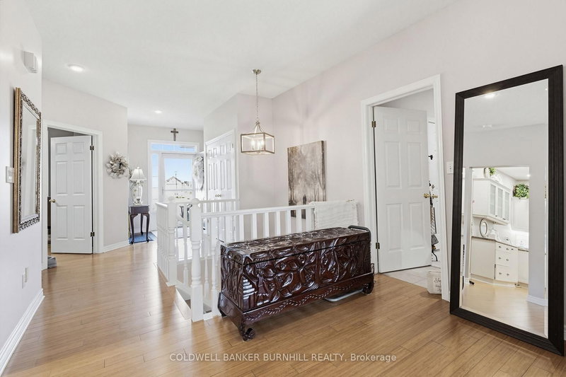 87 Twentyplace Blvd, Hamilton, L0R 1W0 | Image 3