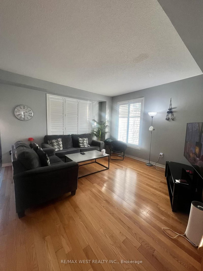 4 Raintree Dr, Hamilton, L8E 0B1 | Image 3