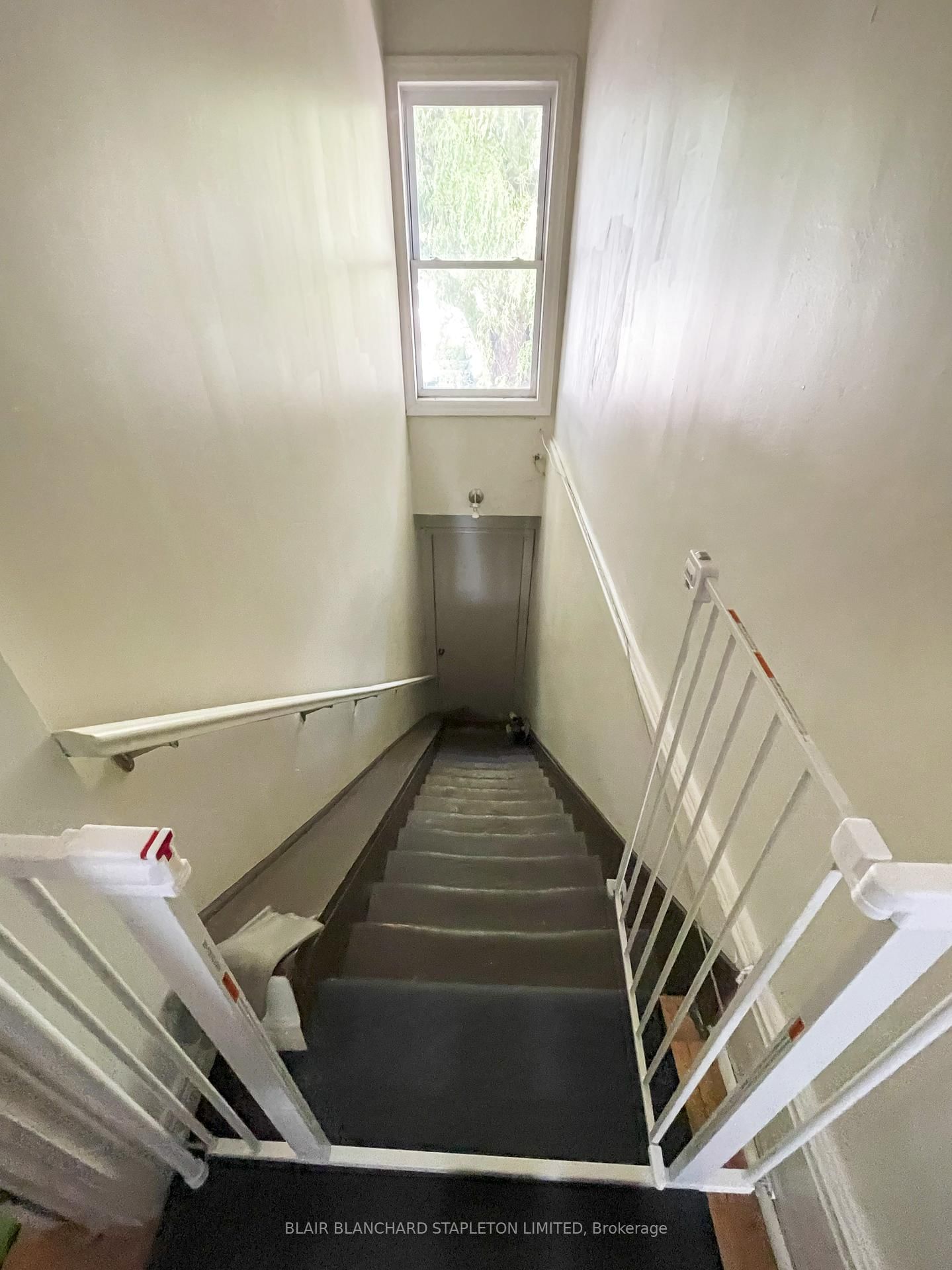 133 James Street N - Photo 13