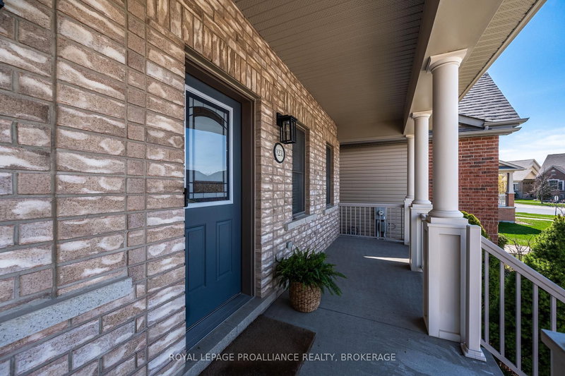 1233 Crossfield Ave, Kingston, K7P 0A5 | Image 2