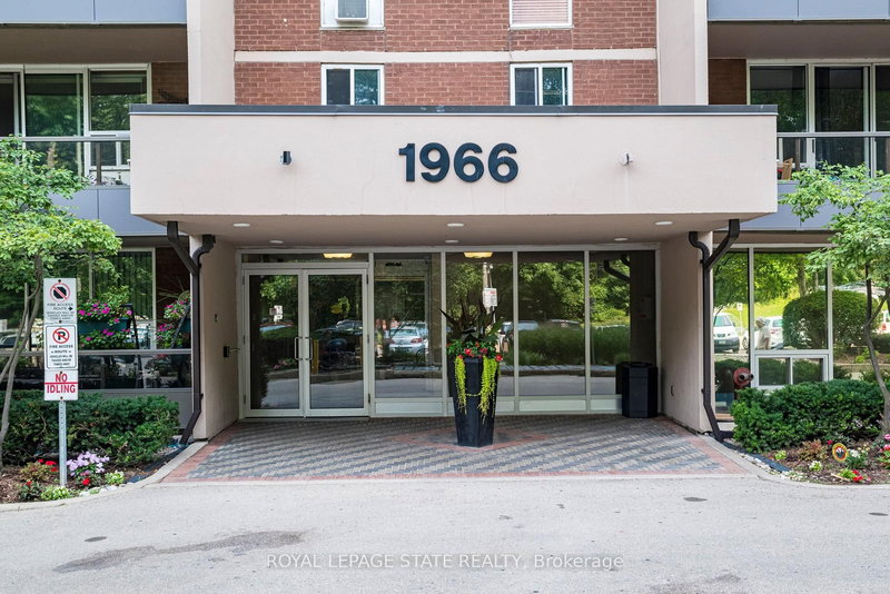1102 - 1966 Main St W, Hamilton, L8S 1J6 | Image 3