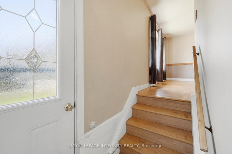 754 Cummings Ave, Ottawa, K1K 2L1 | Image 3