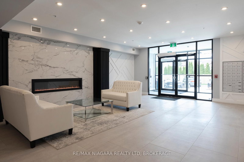 208 - 120 Springvalley Cres, Hamilton, L9C 0G2 | Image 3