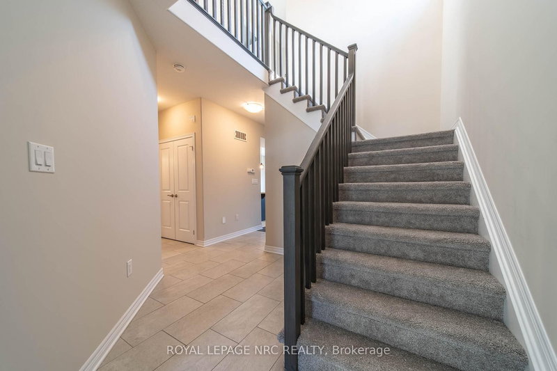 1 Sparkle Dr, Thorold, L0S 1A0 | Image 3