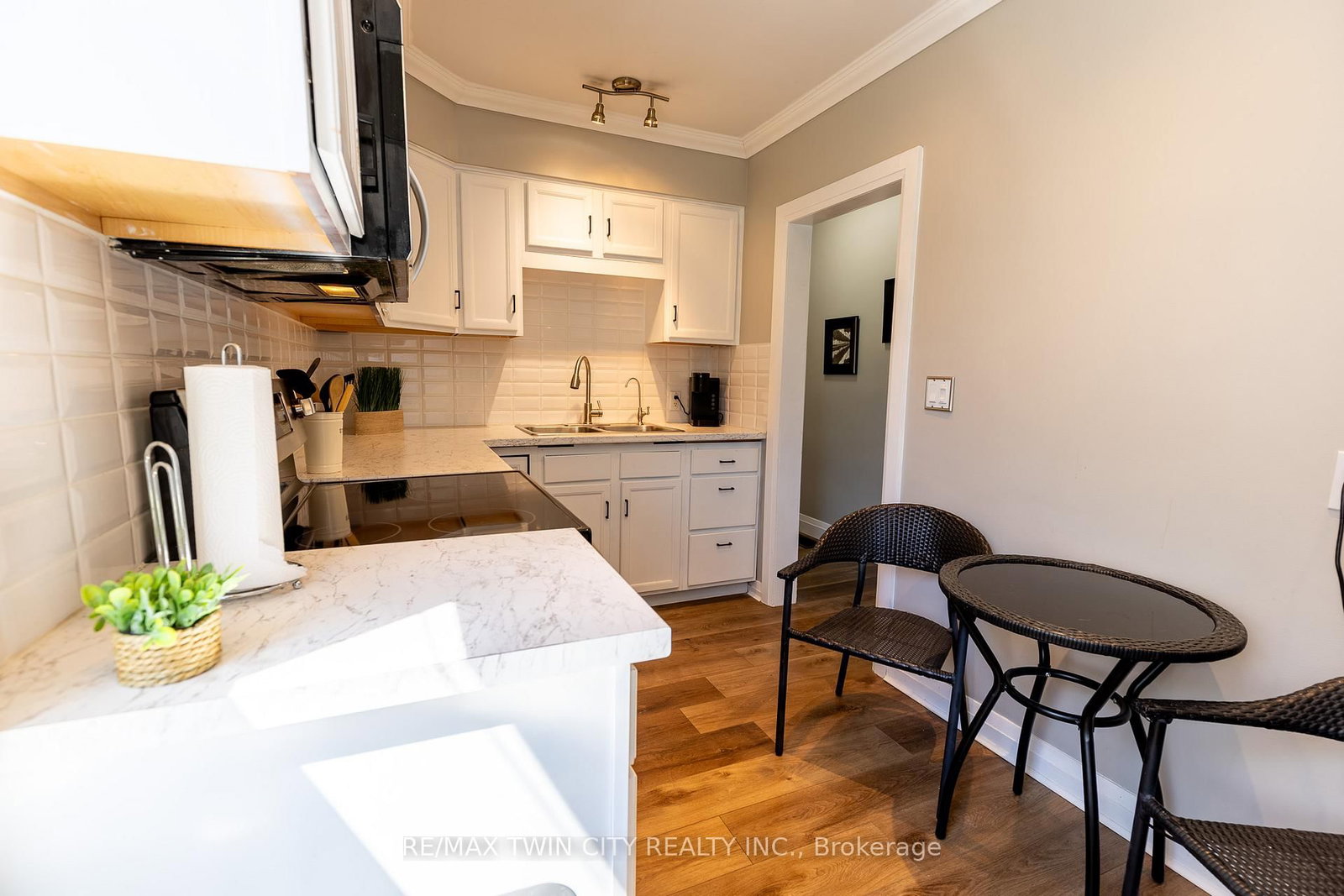 110 Lorne Crescent - Photo 11