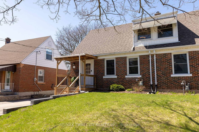 110 Lorne Cres, Kitchener, N2M 3Y5 | Image 3