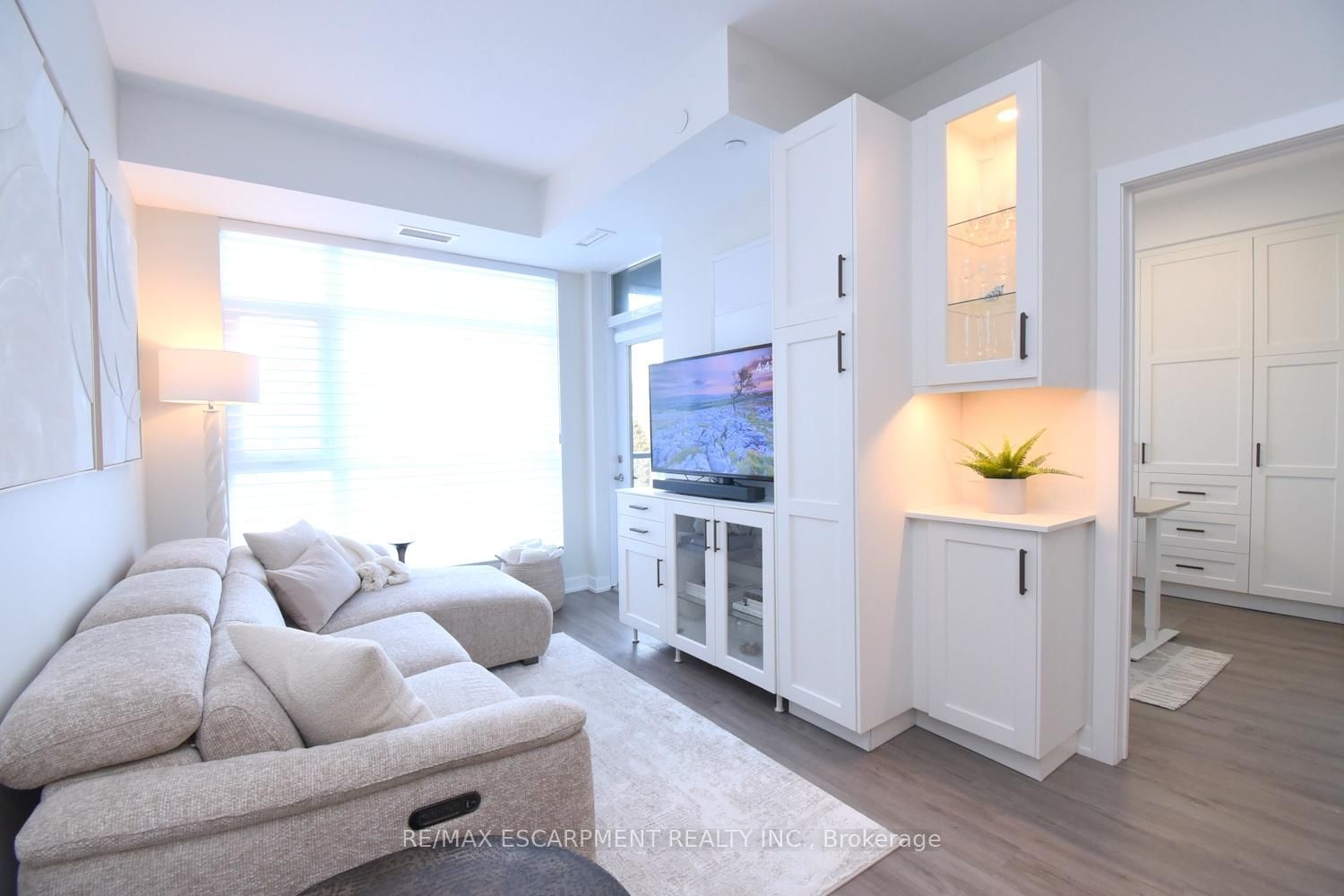 600 North Service Road, Unit 209 - Photo 10