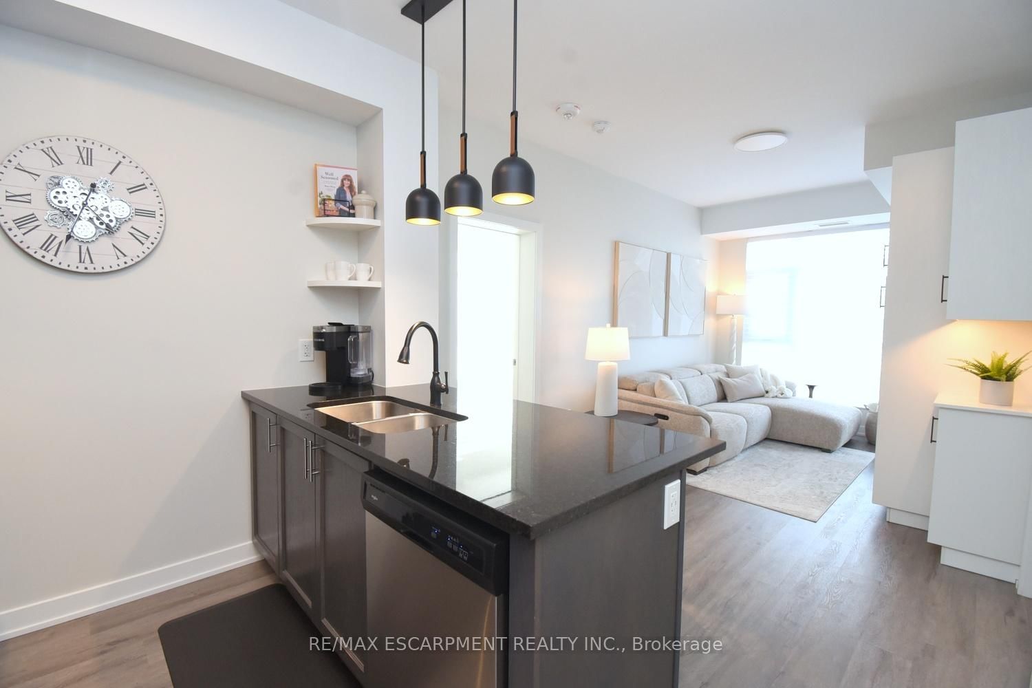 600 North Service Road, Unit 209 - Photo 16