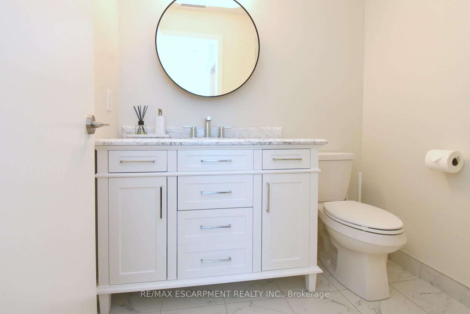 600 North Service Road, Unit 209 - Photo 26