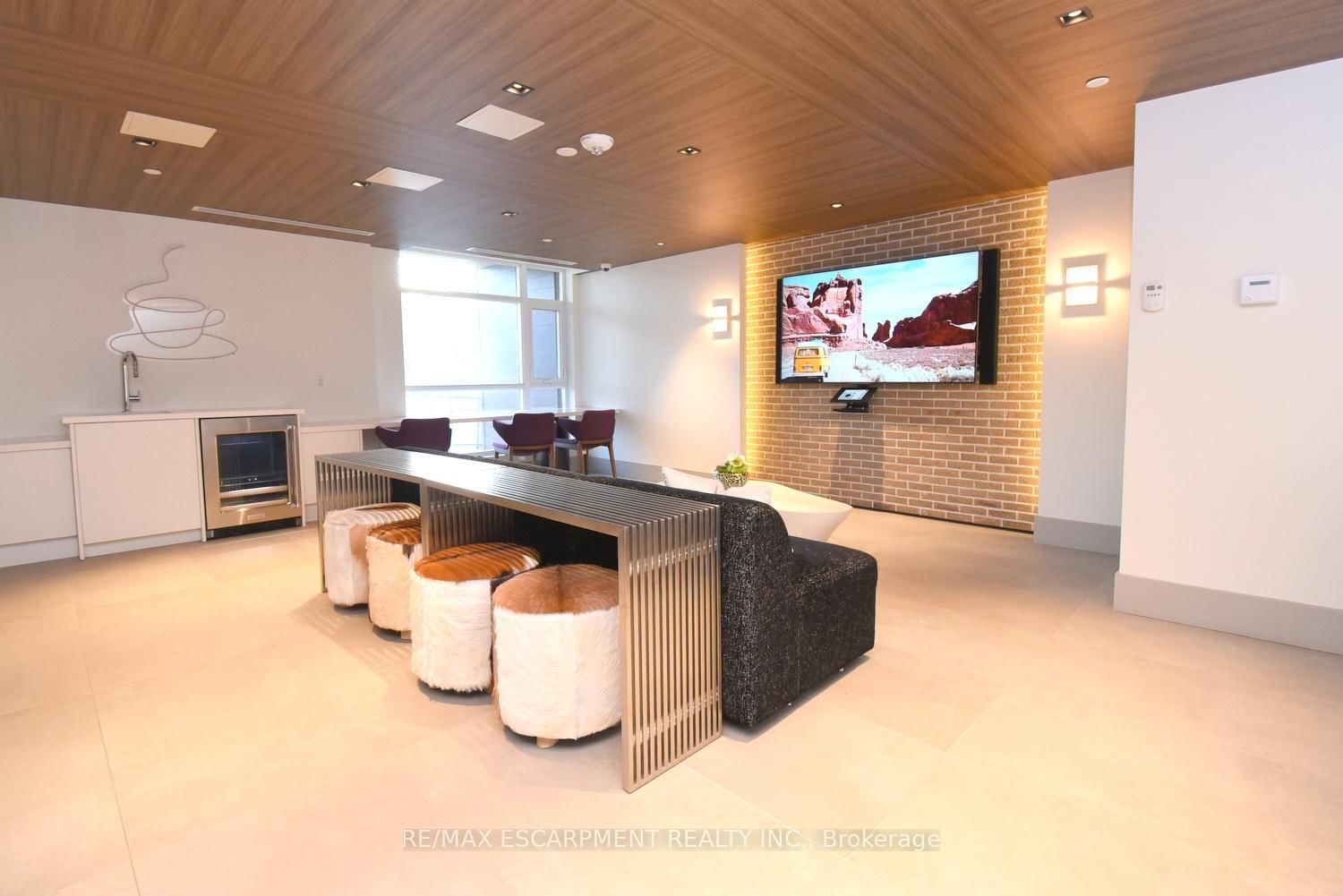 600 North Service Road, Unit 209 - Photo 34