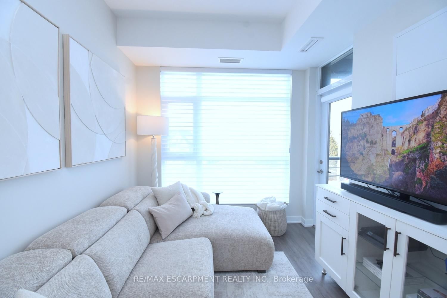 600 North Service Road, Unit 209 - Photo 7