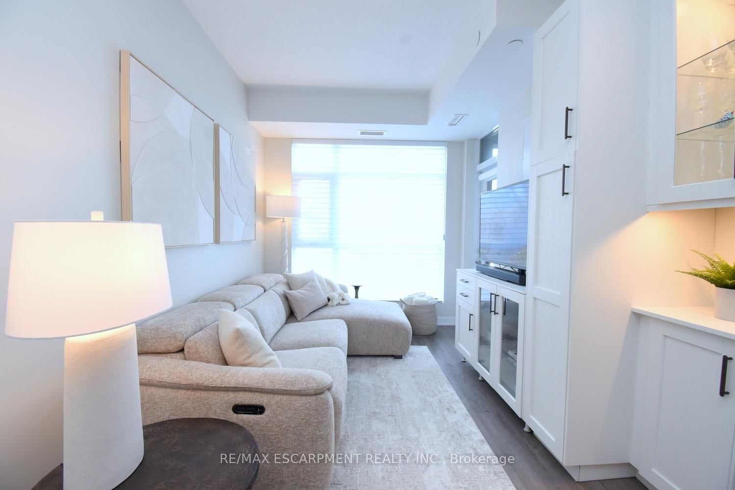 600 North Service Road, Unit 209 - Photo 9