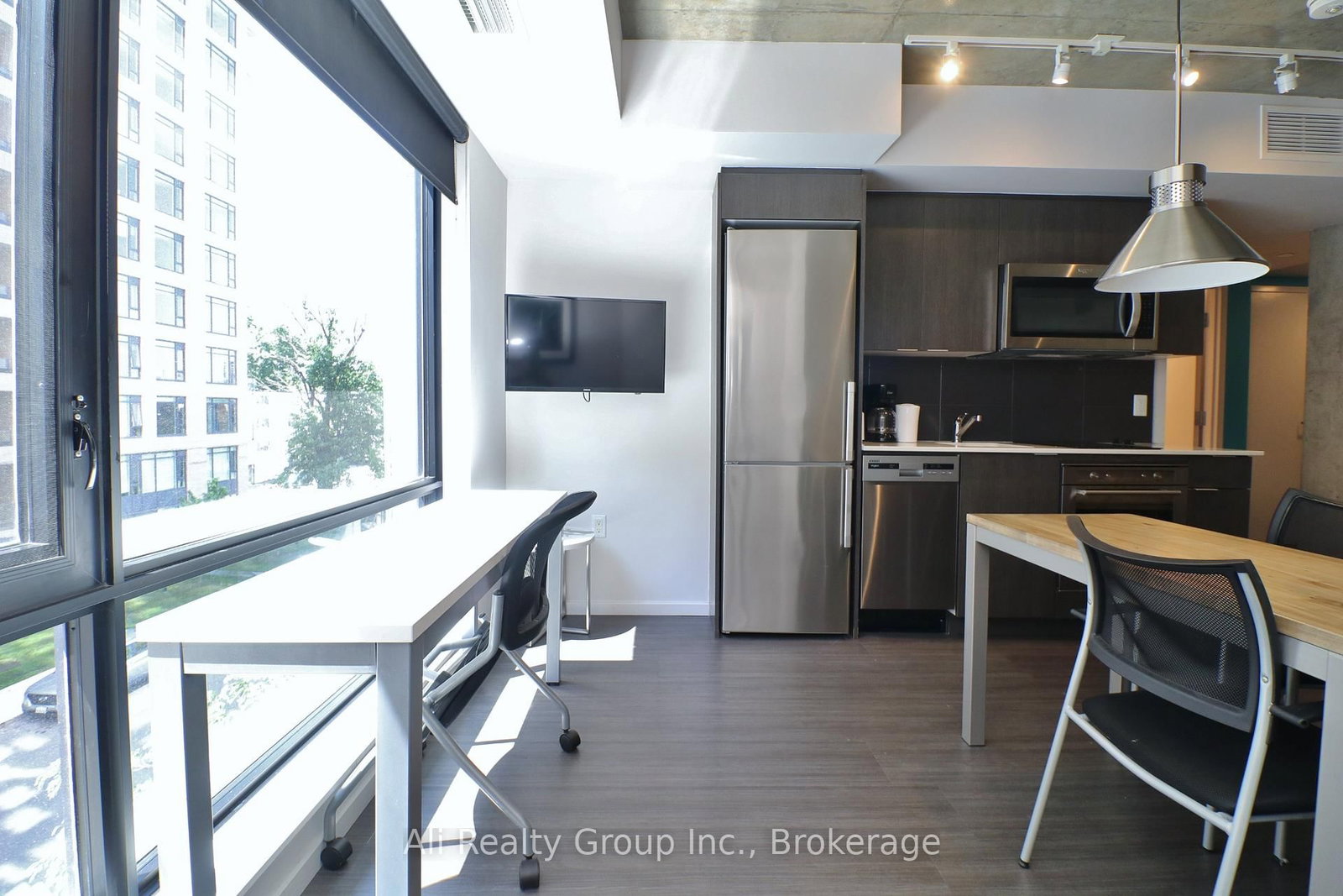 105 Champagne Avenue S, Unit 2701 - Photo 11