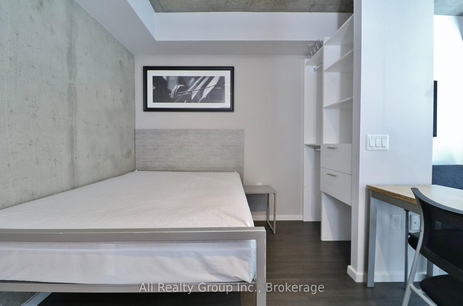 105 Champagne Avenue S, Unit 2701 - Photo 13