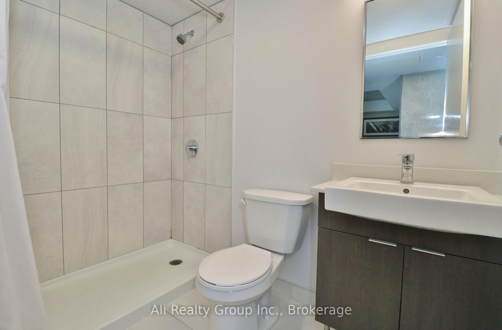 105 Champagne Avenue S, Unit 2701 - Photo 16