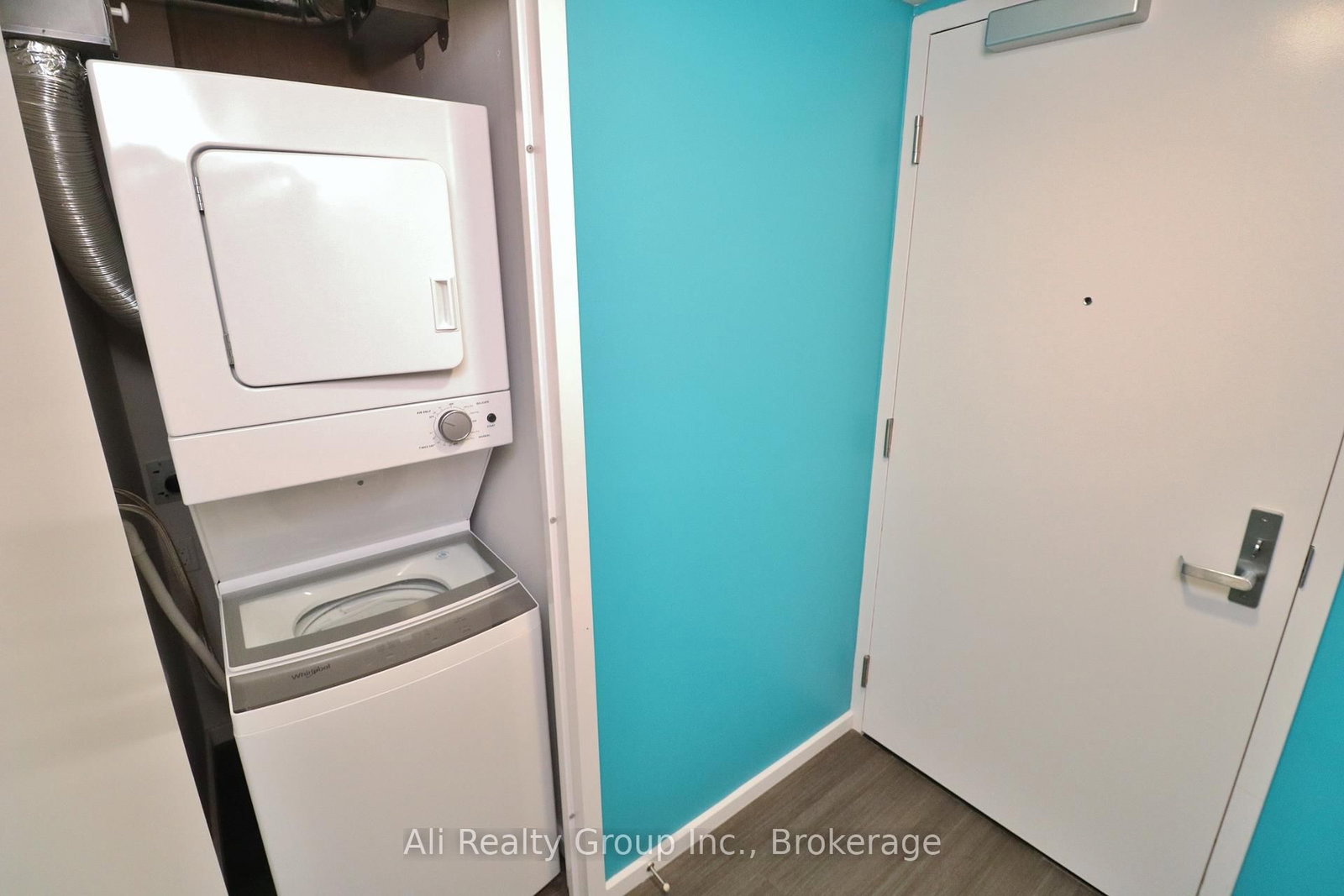 105 Champagne Avenue S, Unit 2701 - Photo 17