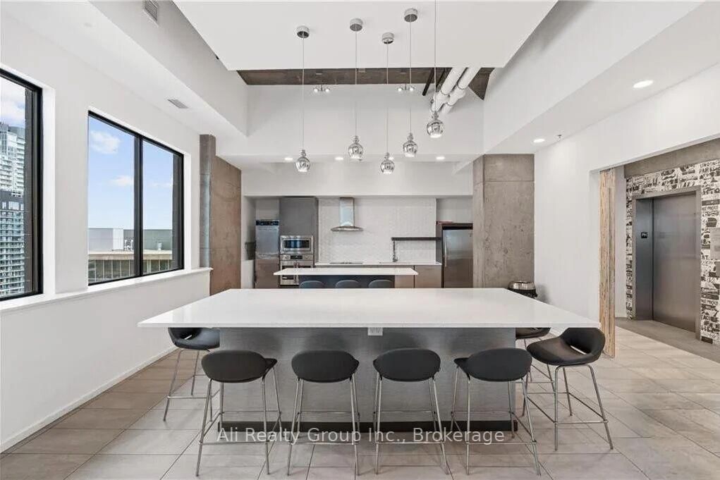 105 Champagne Avenue S, Unit 2701 - Photo 21