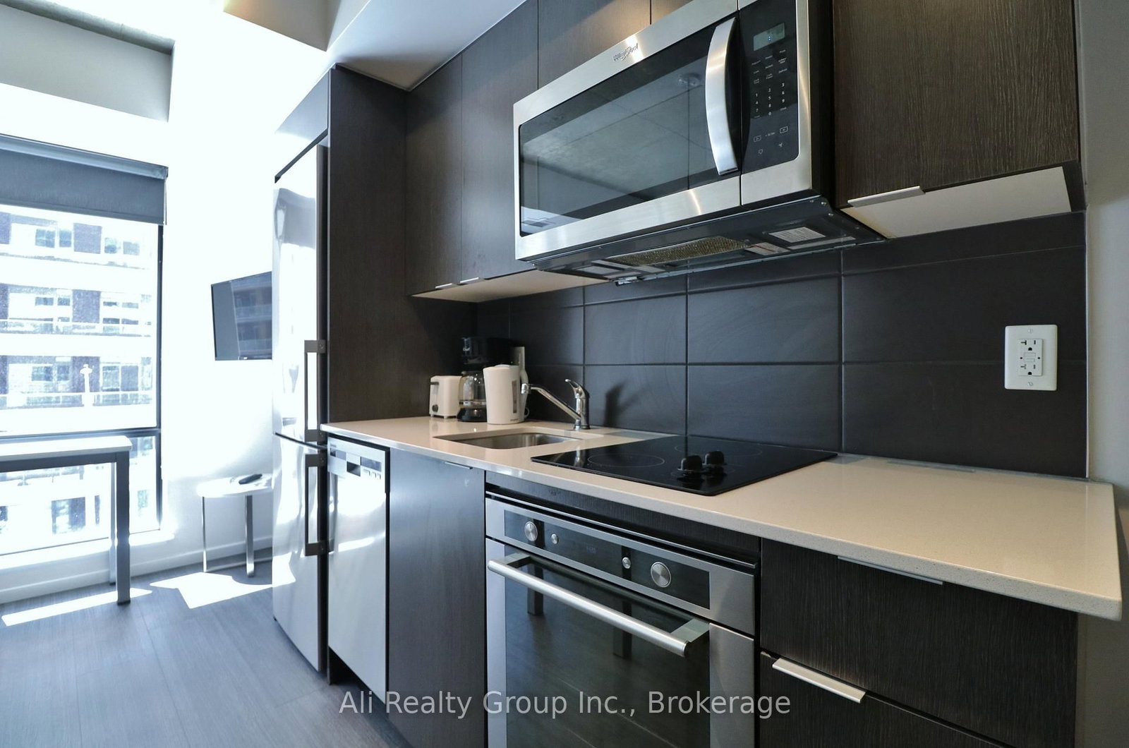 105 Champagne Avenue S, Unit 2701 - Photo 4