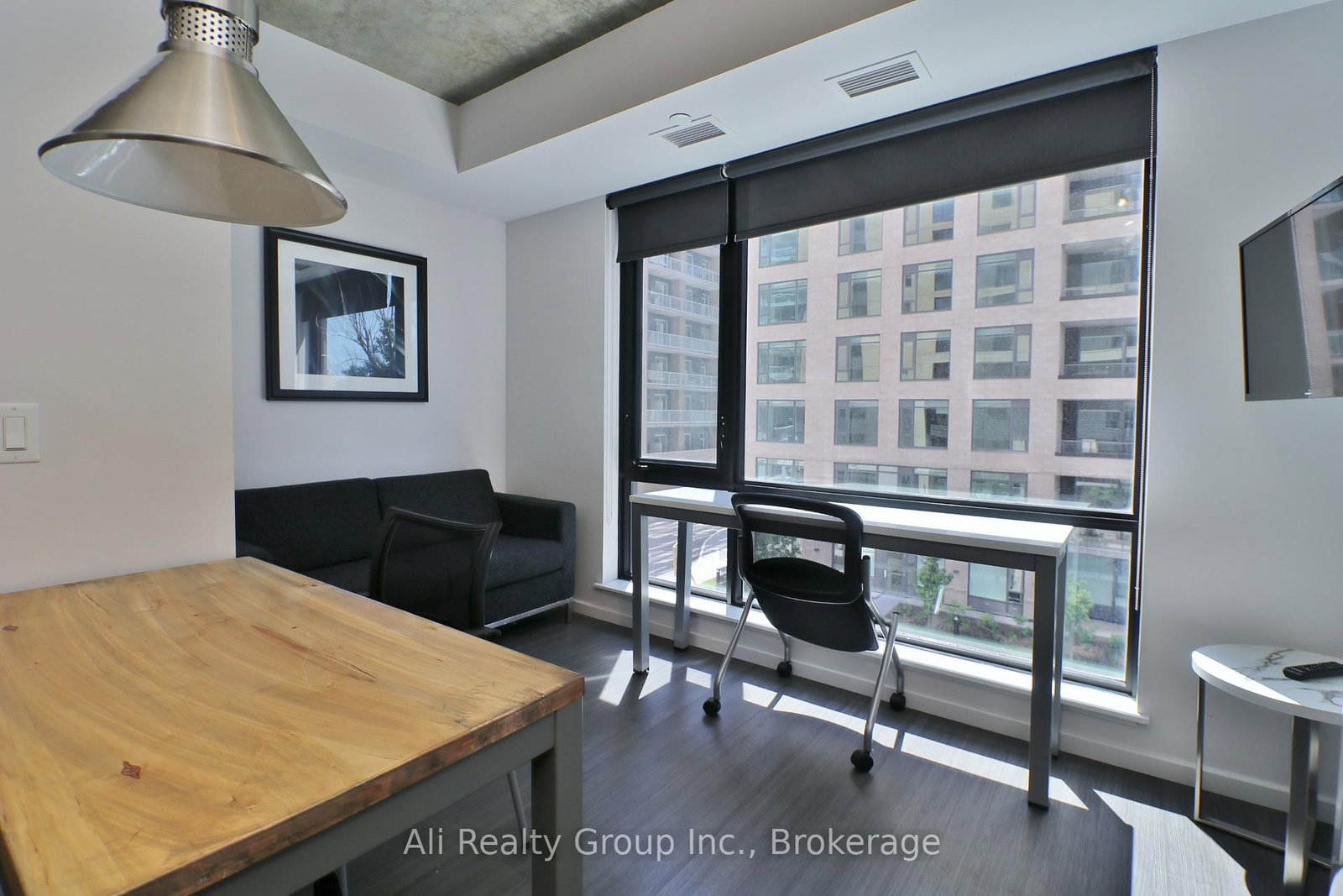 105 Champagne Avenue S, Unit 2701 - Photo 8