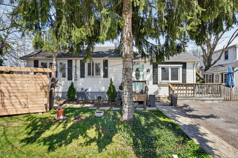 24 Bogart St, St. Catharines, L2M 1E6 | Image 2
