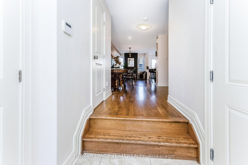 121 Woodhurst Cres, Ottawa, K2S 0T4 | Image 3