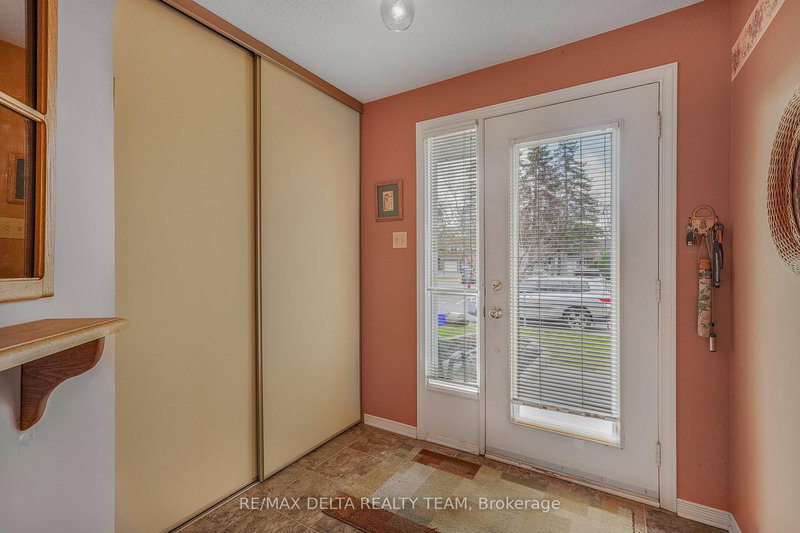 62 - 1937 Ashmont St, Ottawa, K1C 7B9 | Image 3