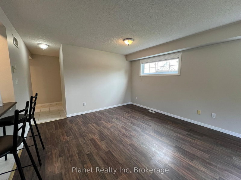 32 Floral Dr, Guelph, N1G 1R1 | Image 2