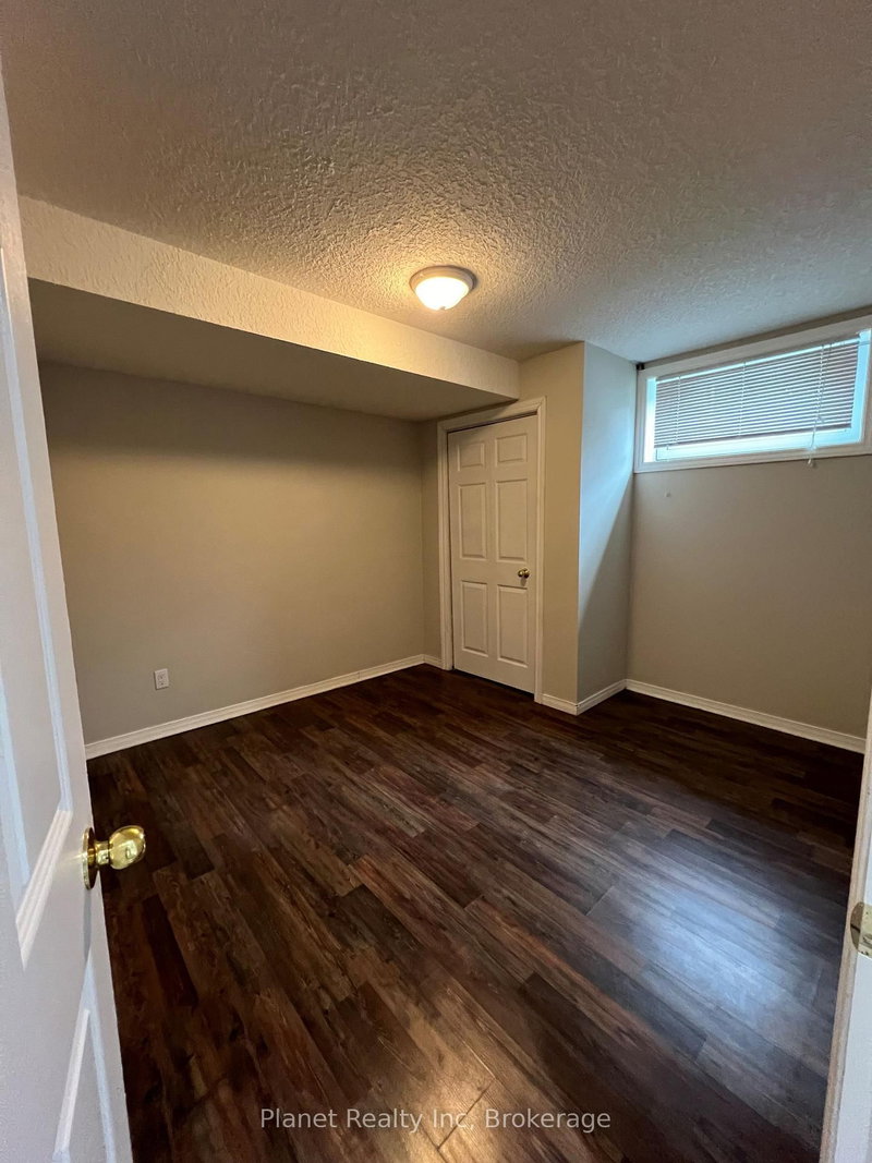 32 Floral Dr, Guelph, N1G 1R1 | Image 3