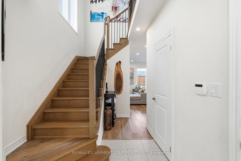 67 Pinot Cres, Hamilton, L8E 0J9 | Image 3