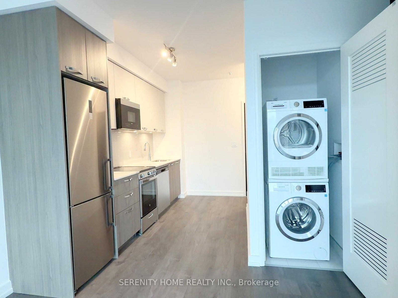 75 James Street S, Unit 1024 - Photo 24