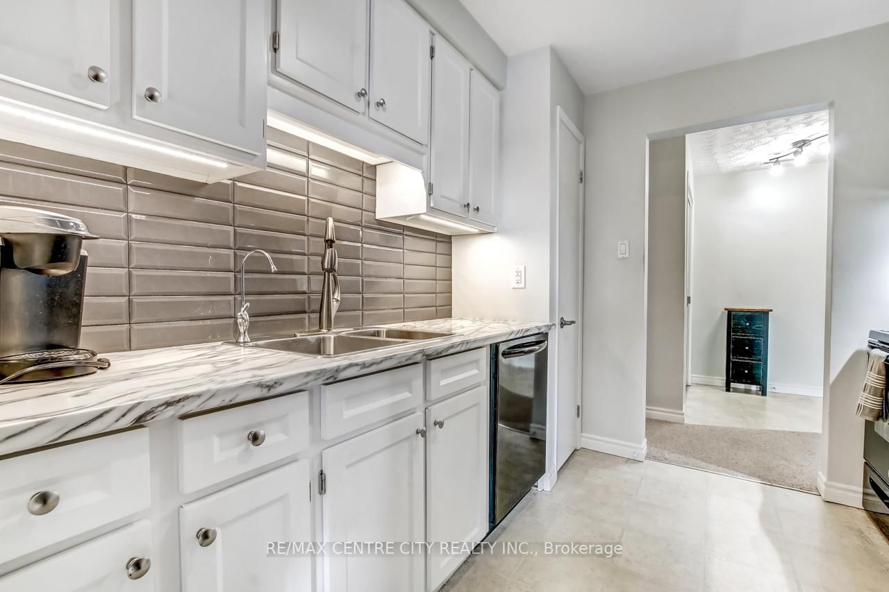 125 Elm Street, Unit 11 - Photo 14