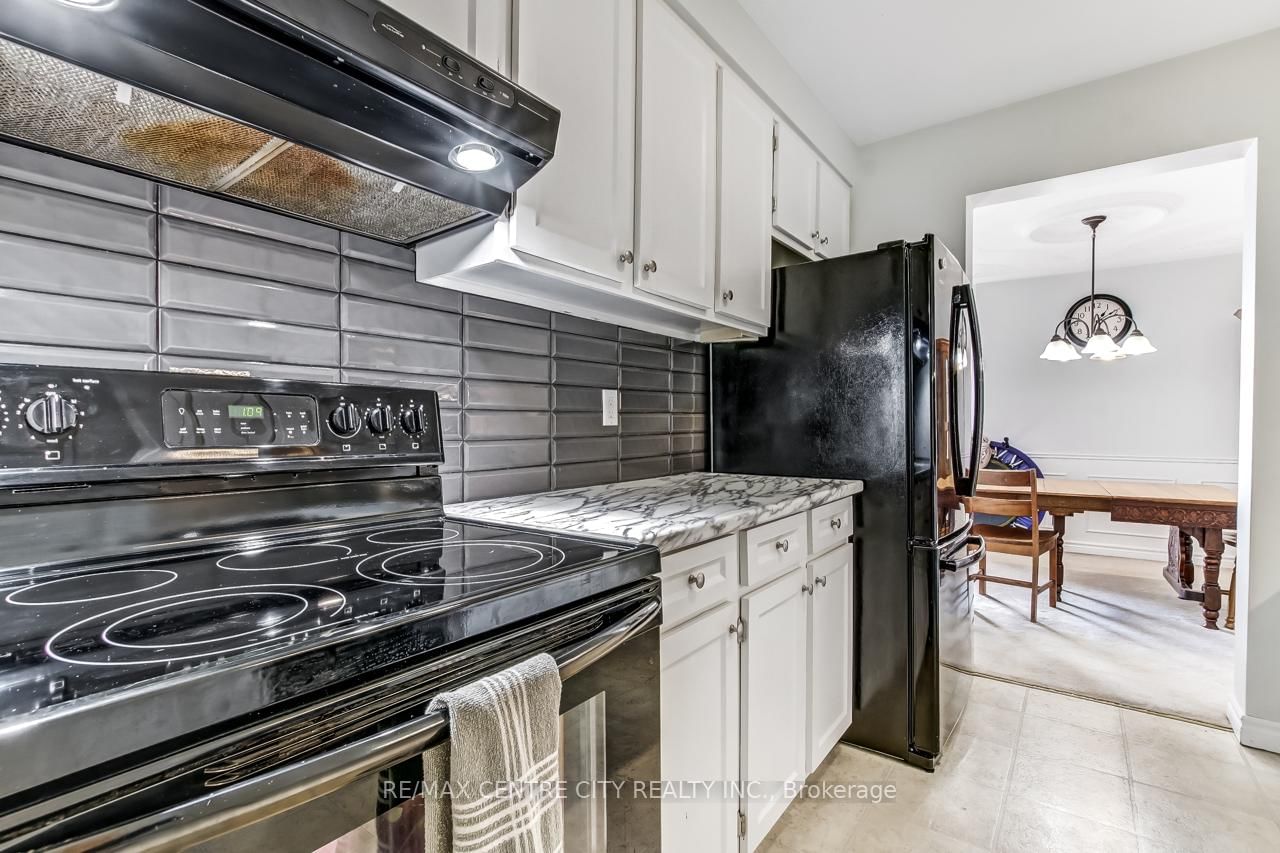125 Elm Street, Unit 11 - Photo 15