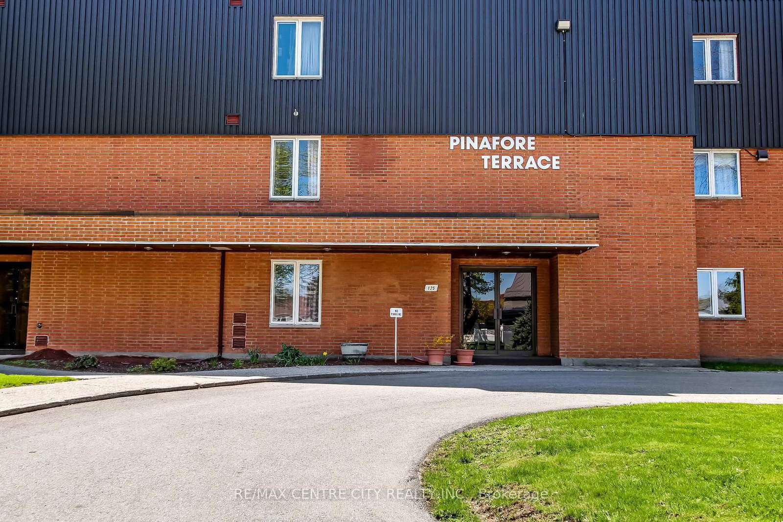 125 Elm Street, Unit 11 - Photo 2