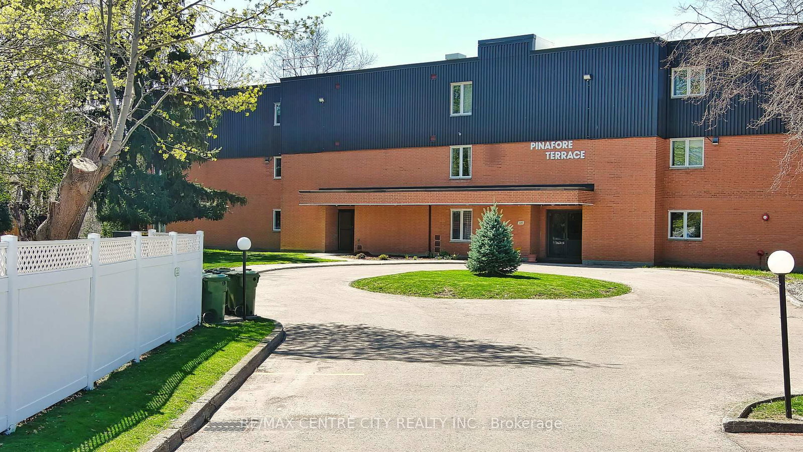 125 Elm Street, Unit 11 - Photo 24