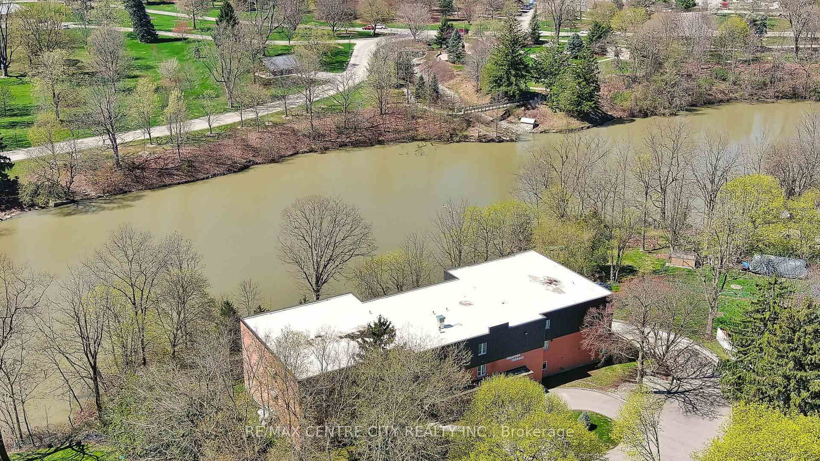 125 Elm Street, Unit 11 - Photo 30