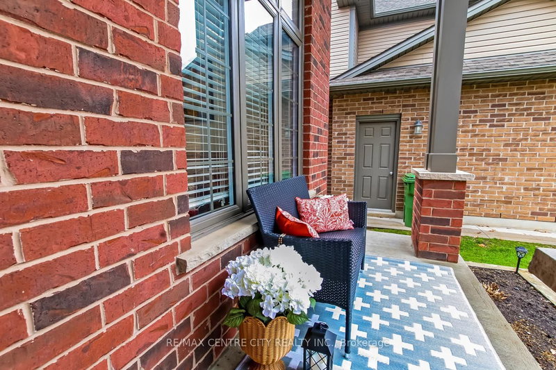 10 Cider Mill Lane, St. Thomas, N5R 0C1 | Image 2