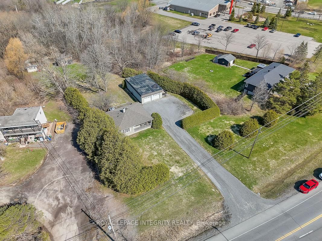 1099 Old Montreal Road - Photo 10