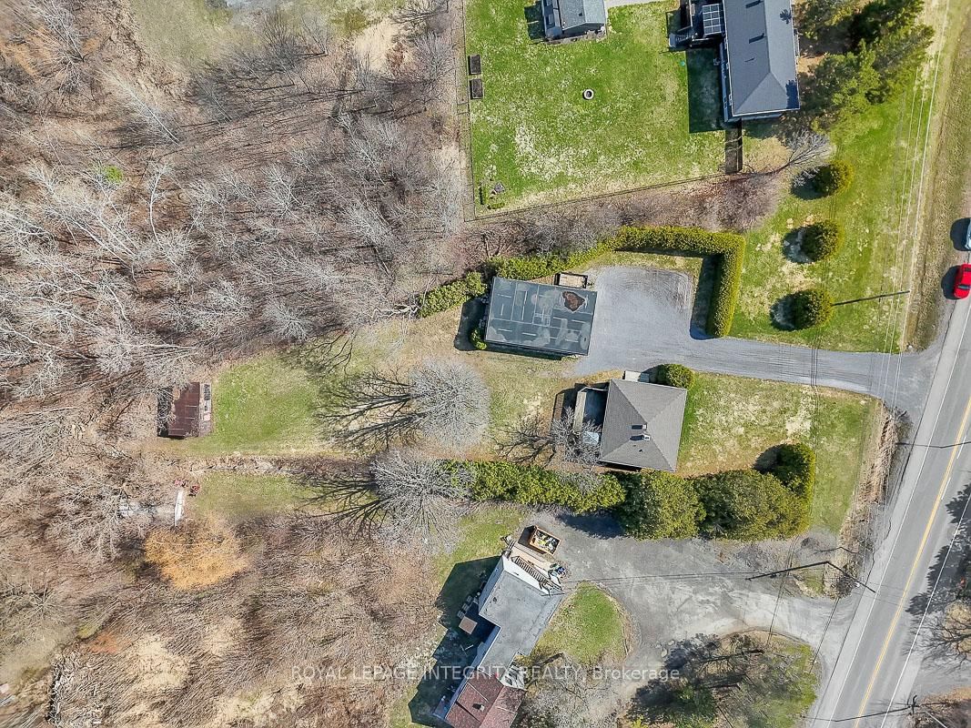 1099 Old Montreal Road - Photo 11