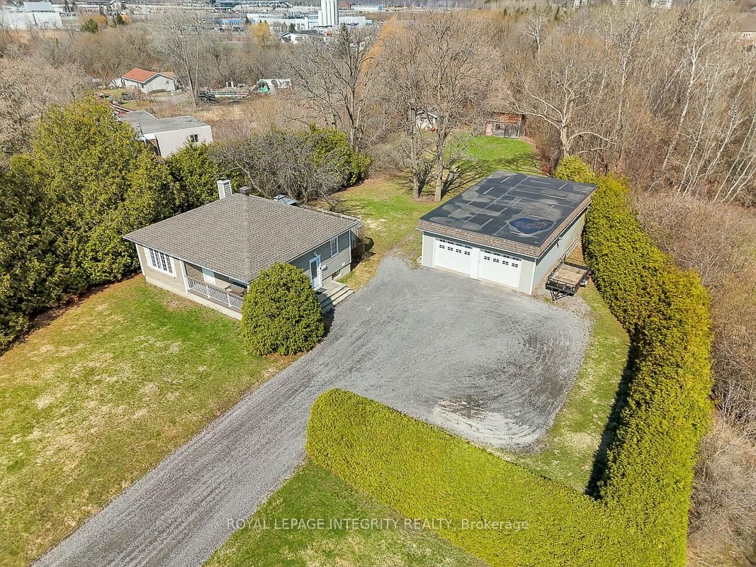 1099 Old Montreal Road - Photo 5