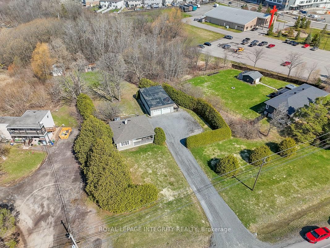 1099 Old Montreal Road - Photo 7