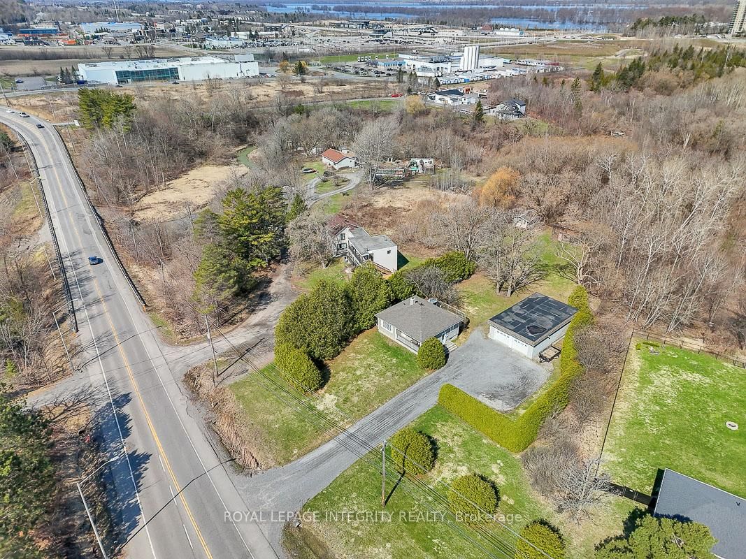 1099 Old Montreal Road - Photo 9