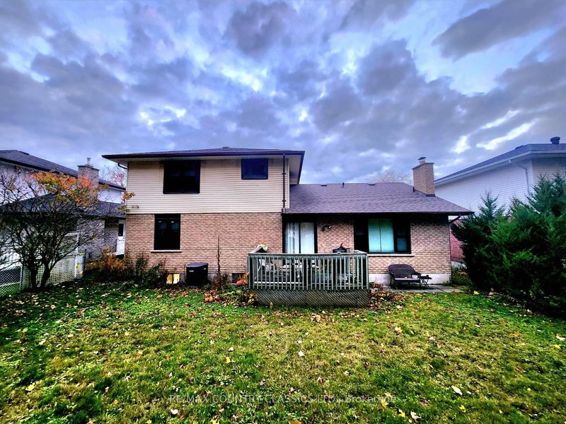1210 Summit Dr, Peterborough, K9J 8A7 | Image 2