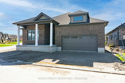 1558 Ed Ervasti Lane • London South, ON photo 5