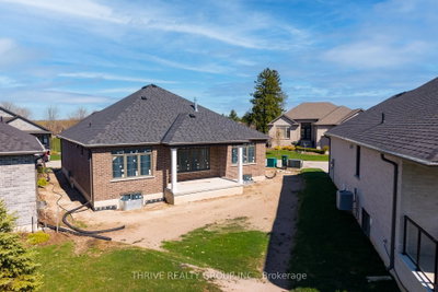 1558 Ed Ervasti Lane • London South, ON photo 6