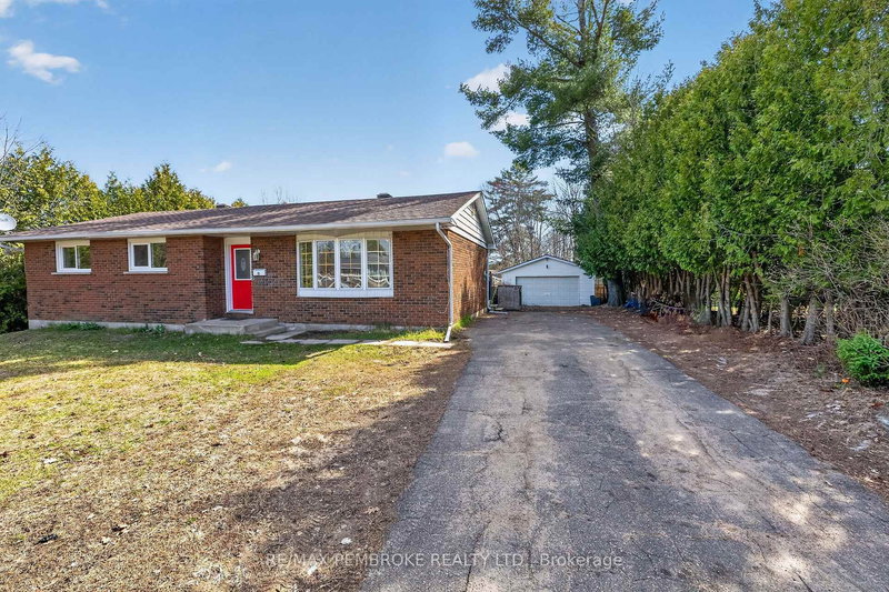 10 Algonquin St, Petawawa, K8H 2A9 | Image 3