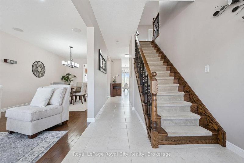 760 Willow Rd, Guelph, N1K 1Z2 | Image 3