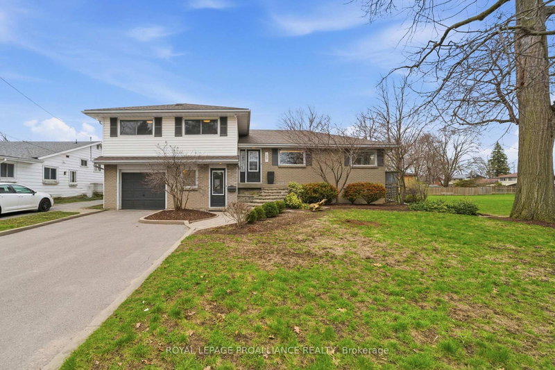 25 Southwood Cres, Belleville, K8N 1X4 | Image 2