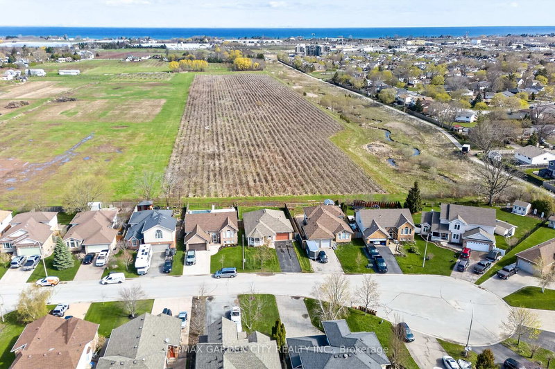 5117 meadowood Lane, Lincoln, L3J 0J8 | Image 2